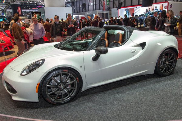 alfa_romeo_4c_spider-1-600x400